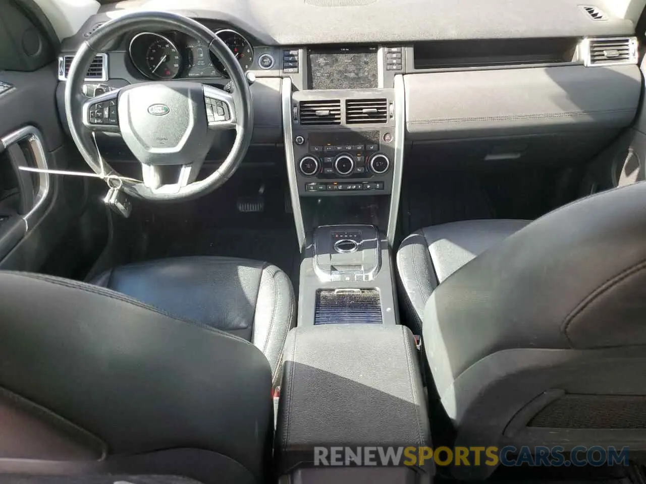 8 Photograph of a damaged car SALCP2FX8KH793425 LAND ROVER DISCOVERY 2019