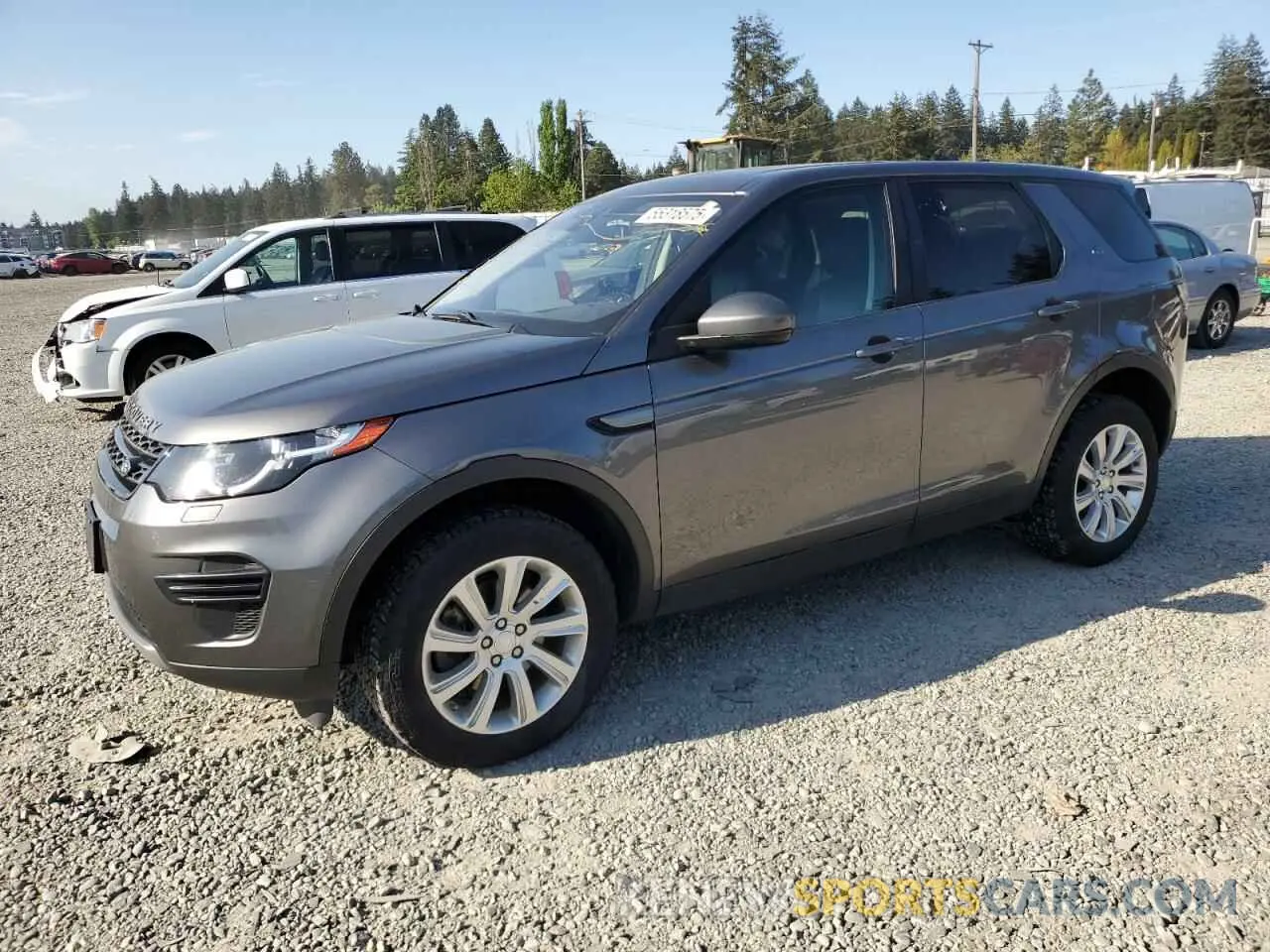 1 Photograph of a damaged car SALCP2FXXKH795760 LAND ROVER DISCOVERY 2019