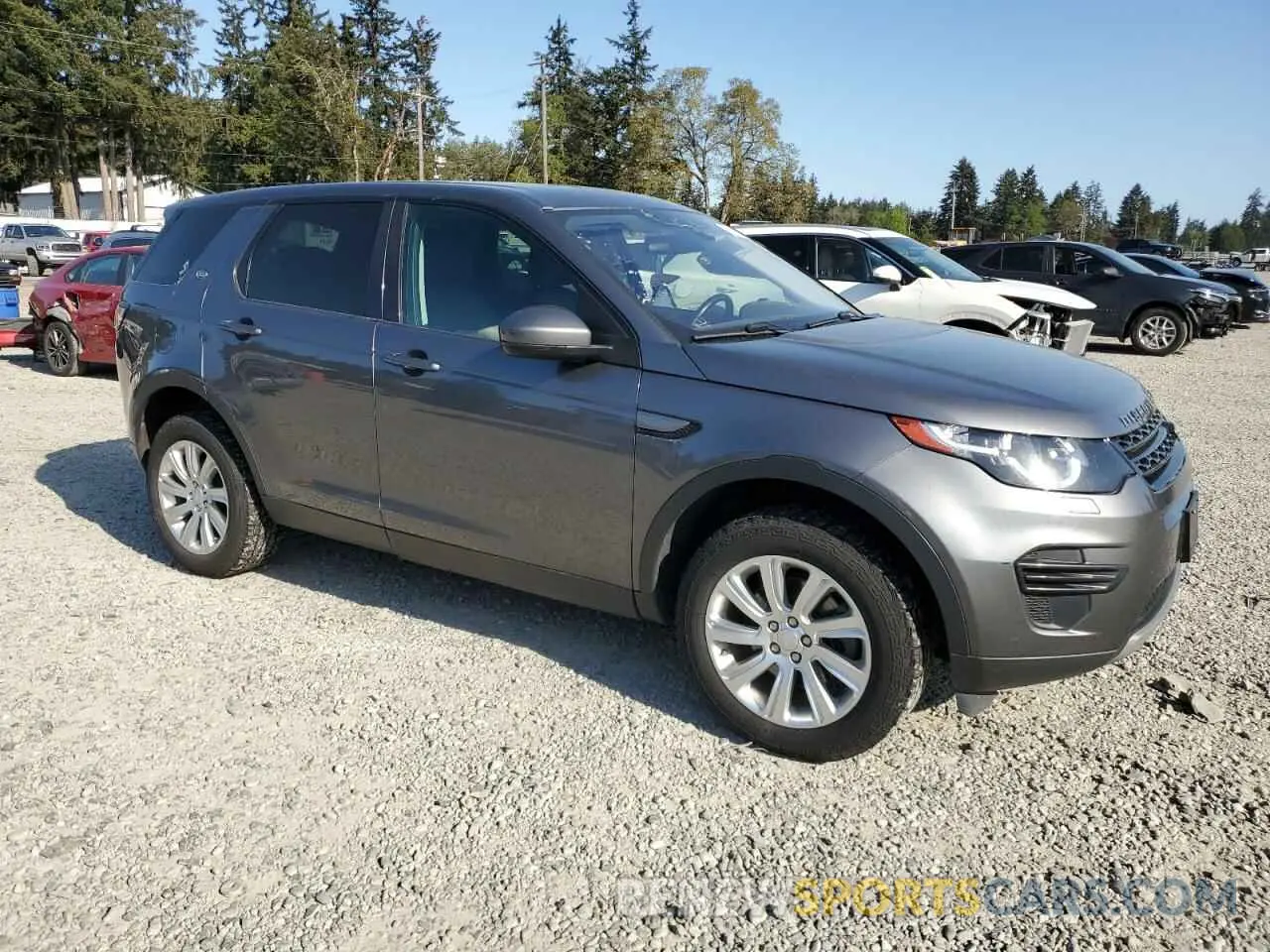 4 Photograph of a damaged car SALCP2FXXKH795760 LAND ROVER DISCOVERY 2019