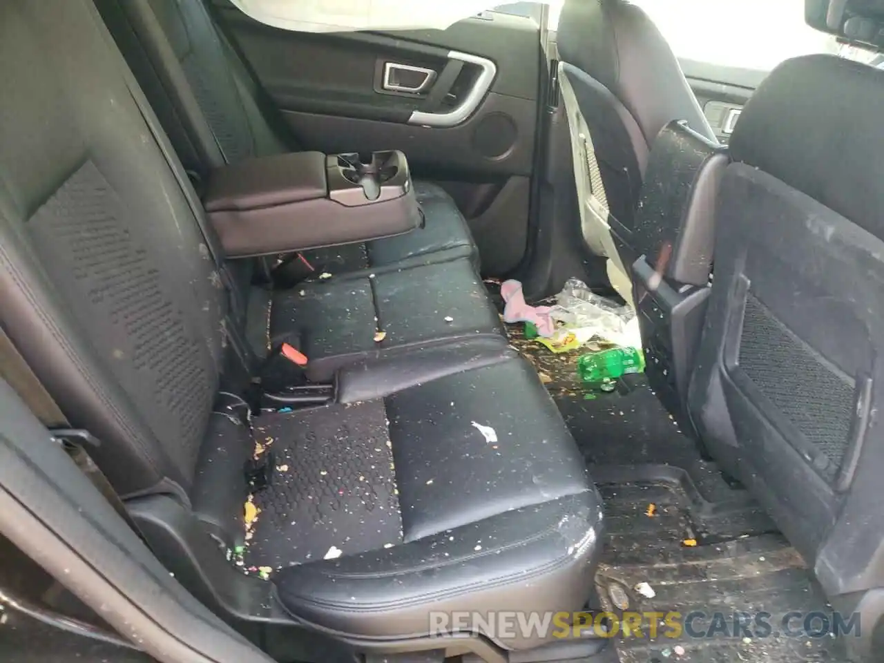 6 Photograph of a damaged car SALCP2FXXKH828983 LAND ROVER DISCOVERY 2019