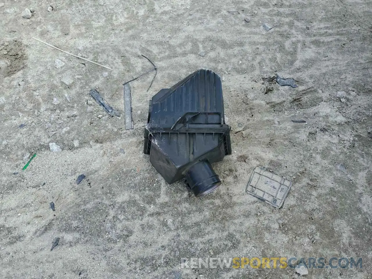 12 Photograph of a damaged car SALCR2FX0KH803732 LAND ROVER DISCOVERY 2019