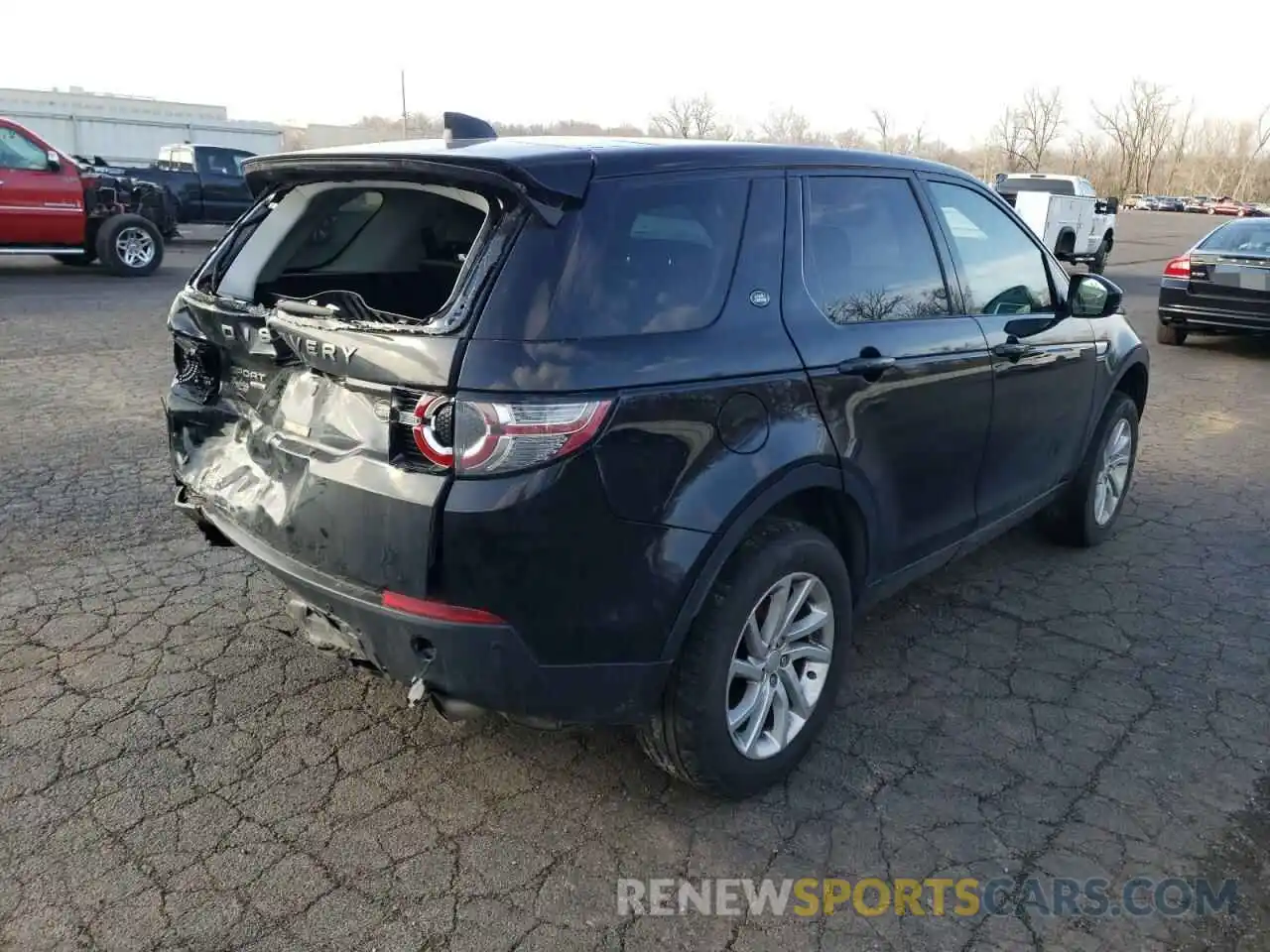 4 Photograph of a damaged car SALCR2FX1KH801729 LAND ROVER DISCOVERY 2019