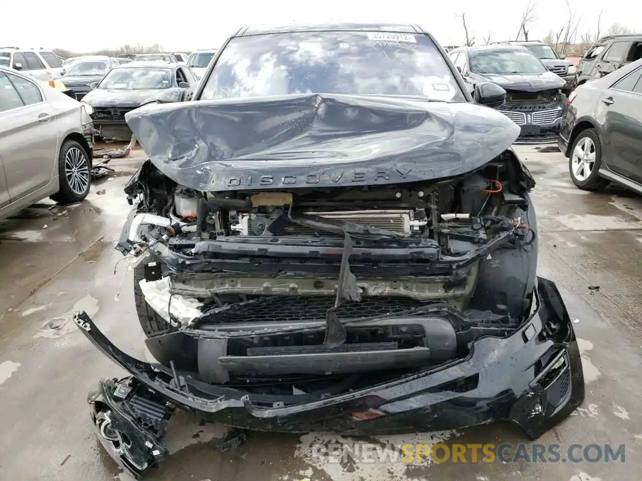 9 Photograph of a damaged car SALCR2FX1KH808017 LAND ROVER DISCOVERY 2019