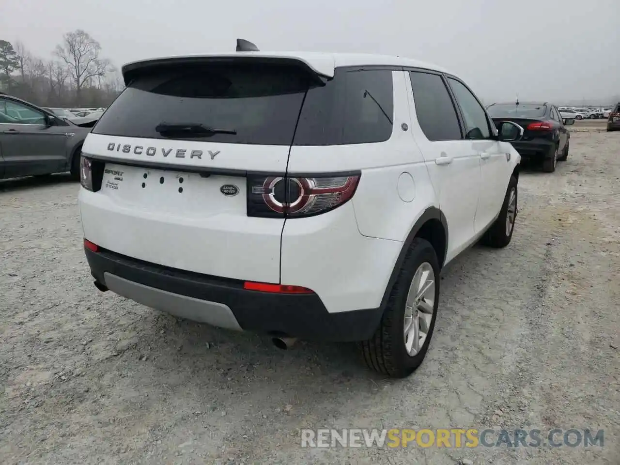 4 Photograph of a damaged car SALCR2FX2KH794385 LAND ROVER DISCOVERY 2019