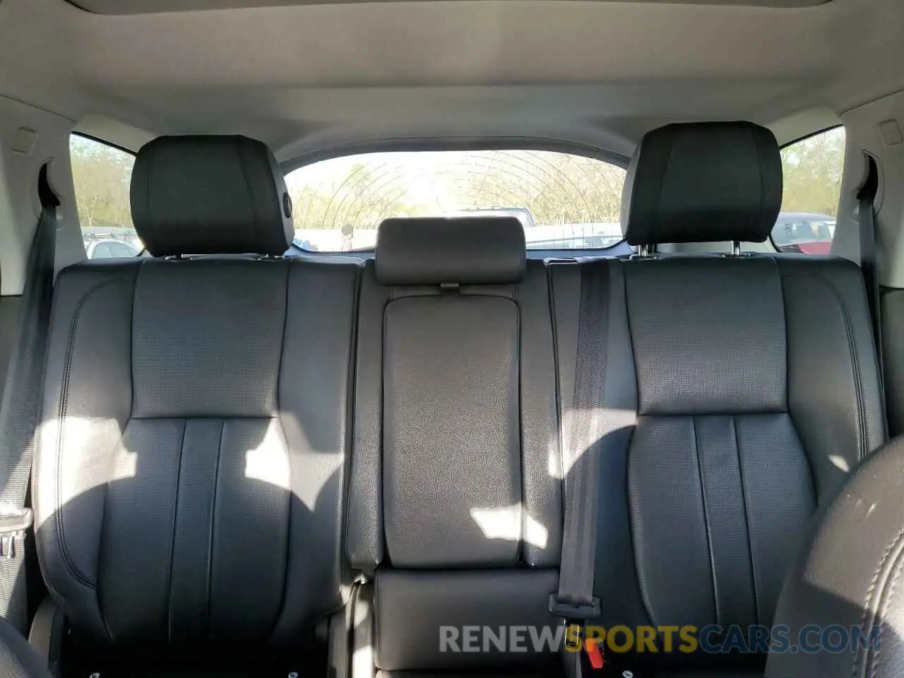 10 Photograph of a damaged car SALCR2FX2KH829846 LAND ROVER DISCOVERY 2019