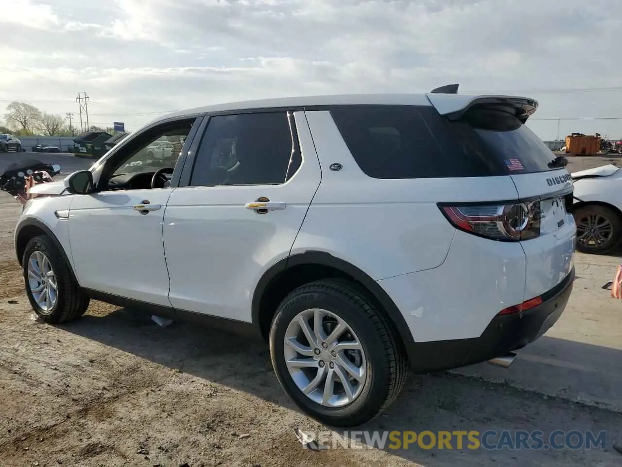 2 Photograph of a damaged car SALCR2FX2KH829846 LAND ROVER DISCOVERY 2019
