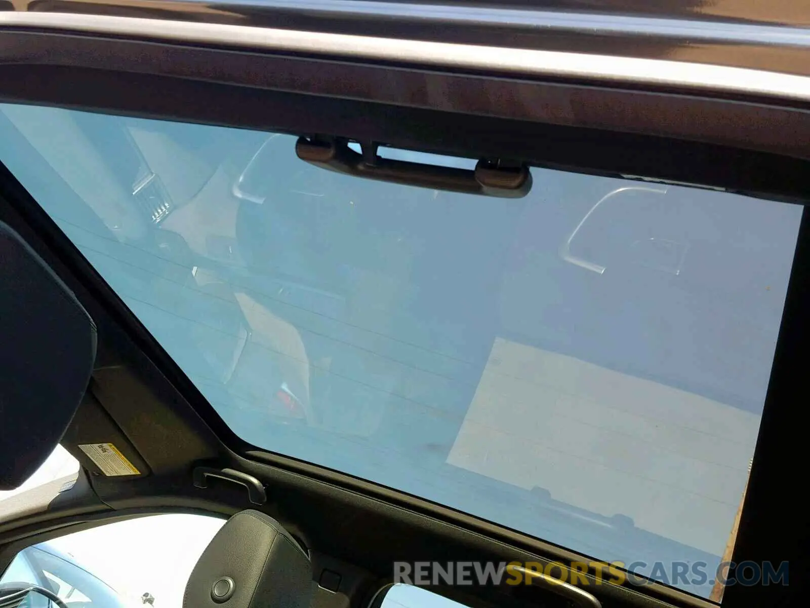 9 Photograph of a damaged car SALCR2FX5KH799578 LAND ROVER DISCOVERY 2019