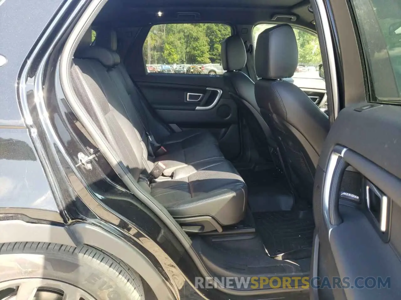 11 Photograph of a damaged car SALCR2FX5KH803077 LAND ROVER DISCOVERY 2019
