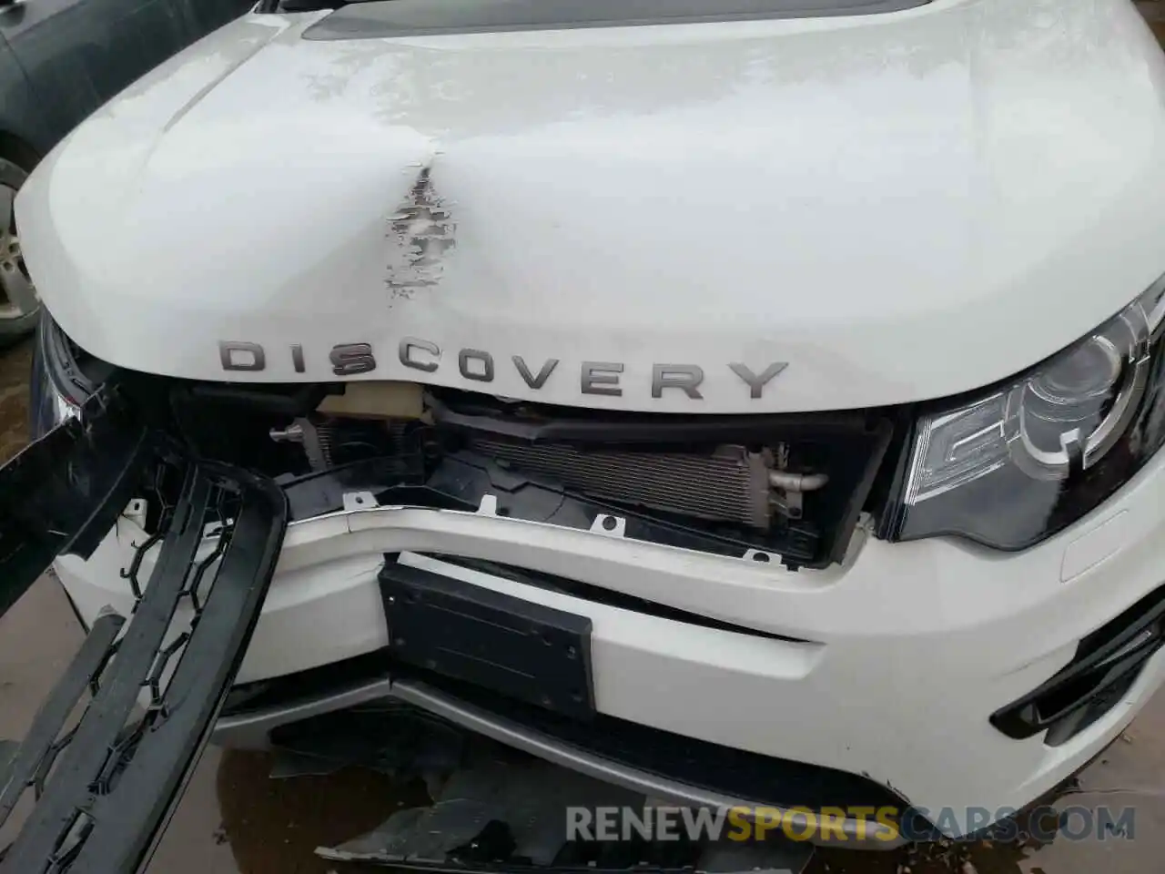 9 Photograph of a damaged car SALCR2FX5KH811759 LAND ROVER DISCOVERY 2019