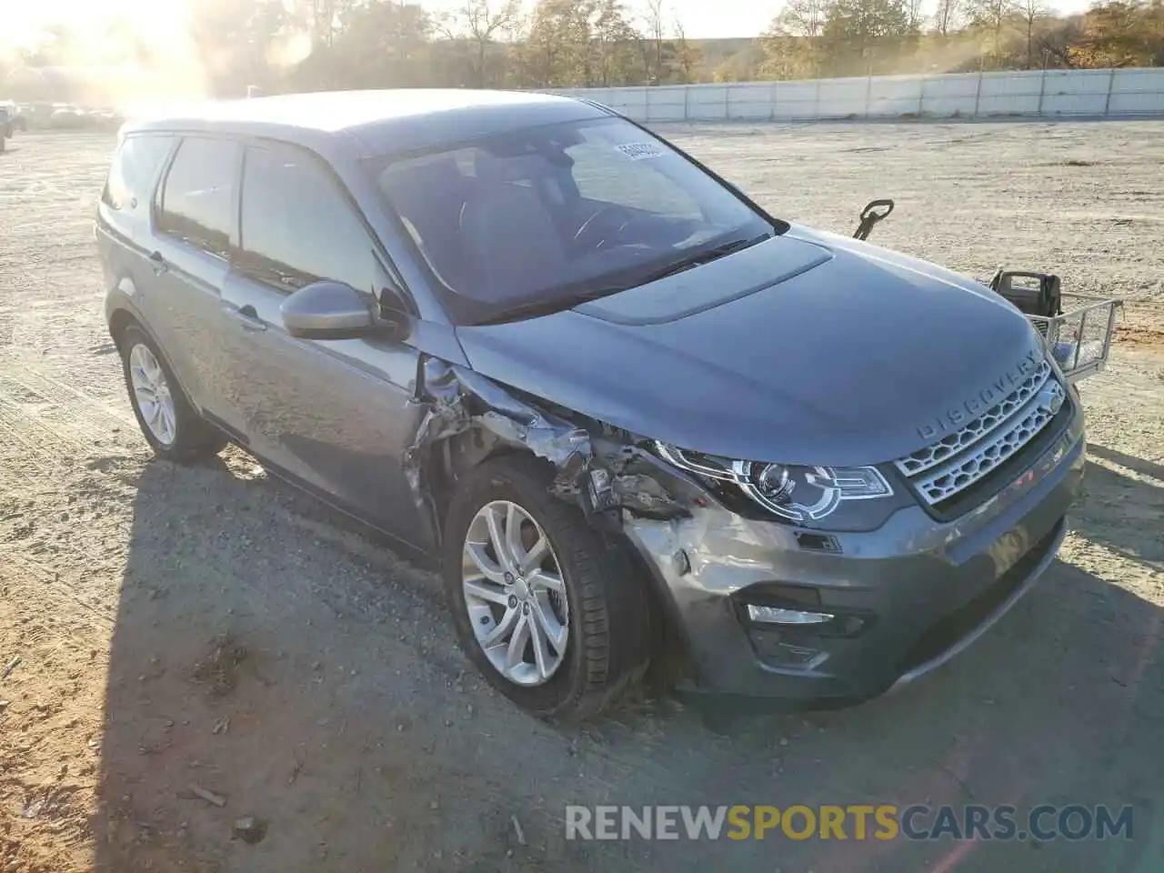 1 Photograph of a damaged car SALCR2FX7KH798397 LAND ROVER DISCOVERY 2019