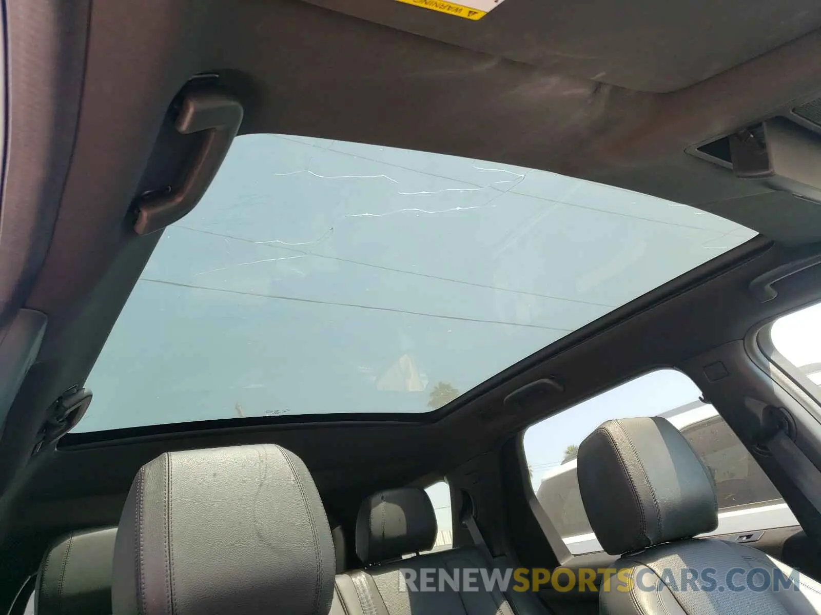 9 Photograph of a damaged car SALCR2FX8KH811562 LAND ROVER DISCOVERY 2019