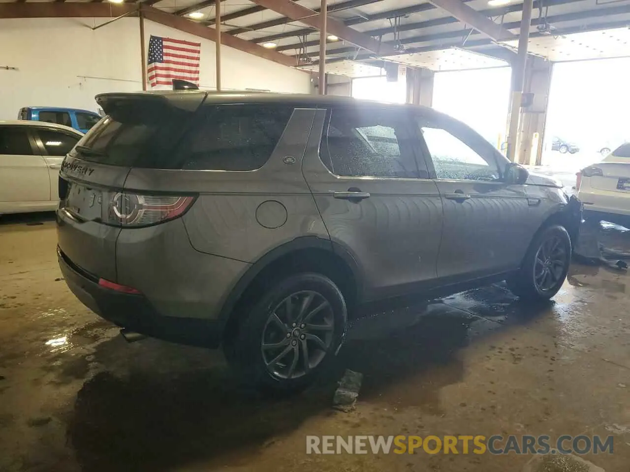 3 Photograph of a damaged car SALCR2FX8KH814381 LAND ROVER DISCOVERY 2019