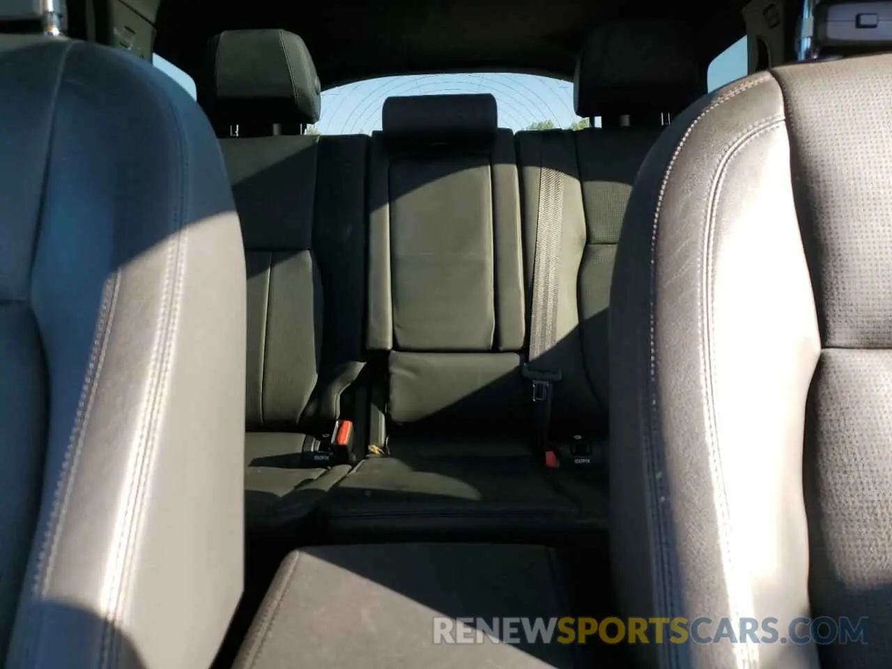 10 Photograph of a damaged car SALCR2FX9KH804538 LAND ROVER DISCOVERY 2019