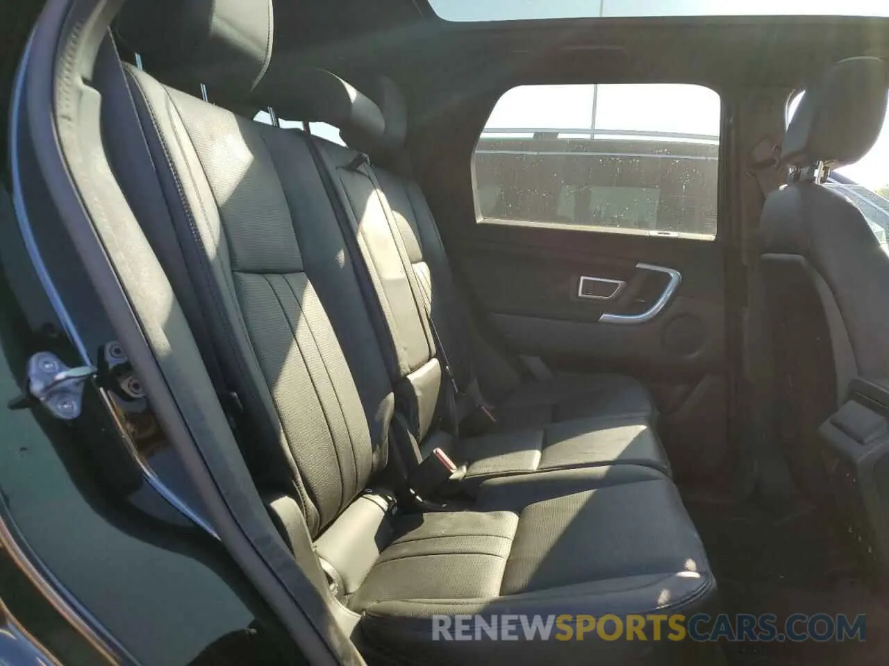 11 Photograph of a damaged car SALCR2FX9KH804538 LAND ROVER DISCOVERY 2019