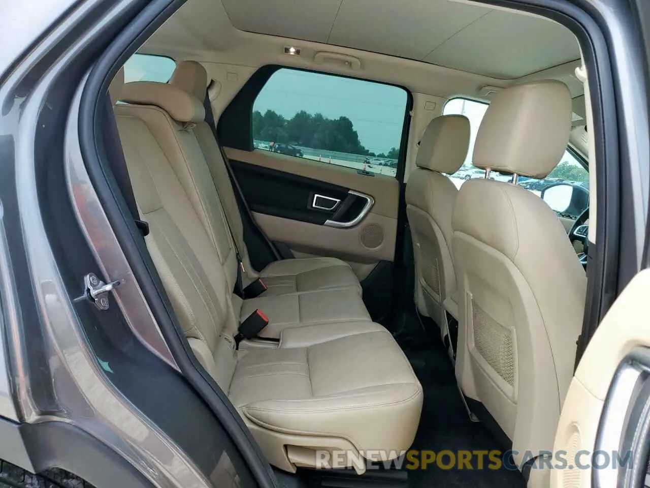 11 Photograph of a damaged car SALCR2FX9KH810534 LAND ROVER DISCOVERY 2019