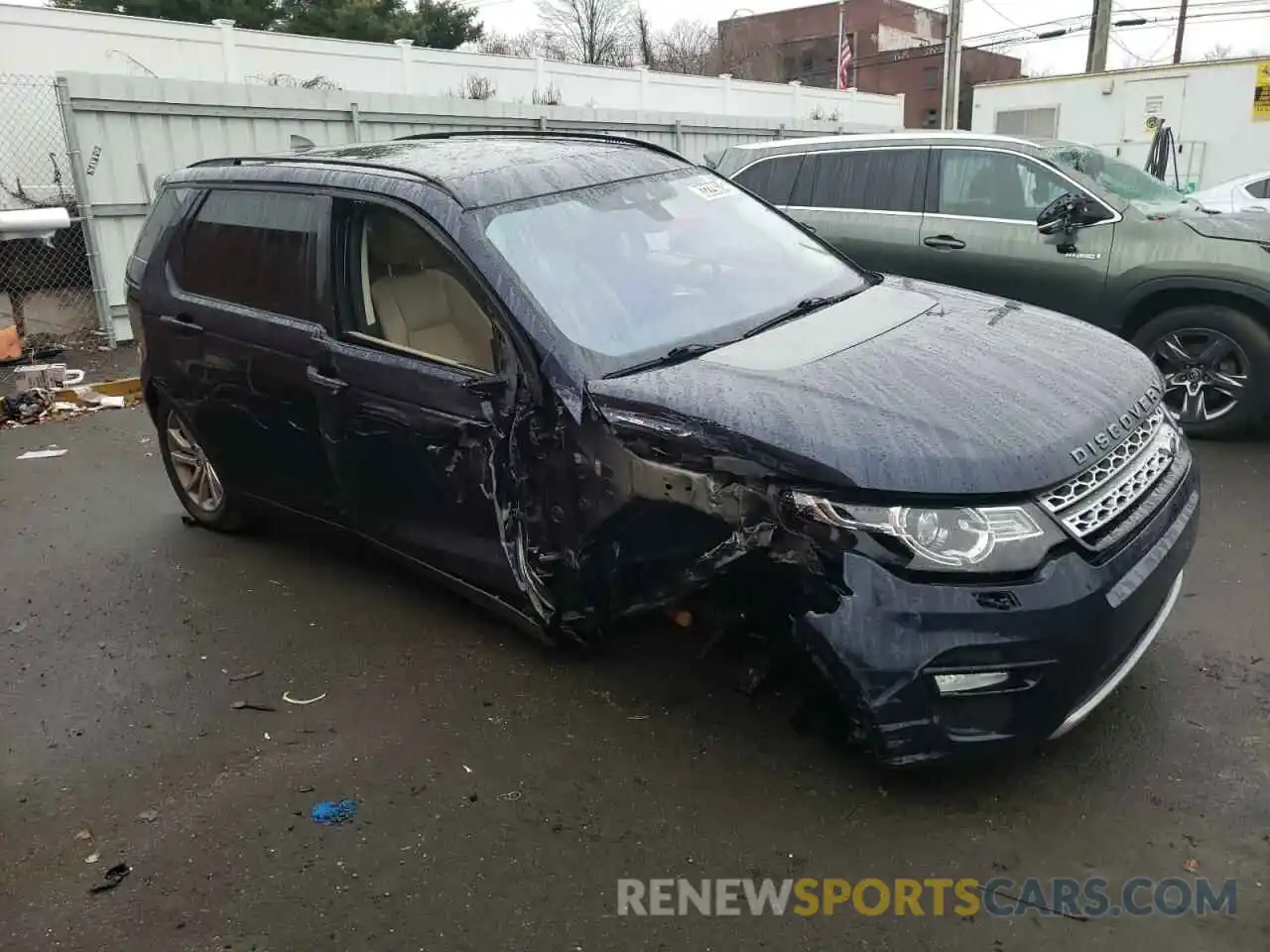 4 Photograph of a damaged car SALCR2FX9KH813773 LAND ROVER DISCOVERY 2019