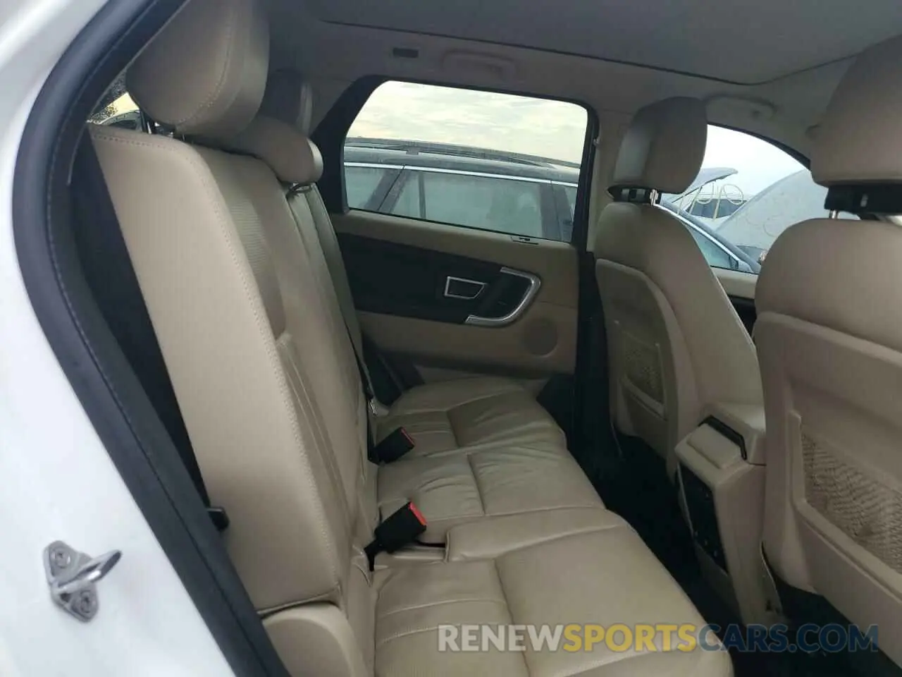 11 Photograph of a damaged car SALCR2FXXKH792576 LAND ROVER DISCOVERY 2019