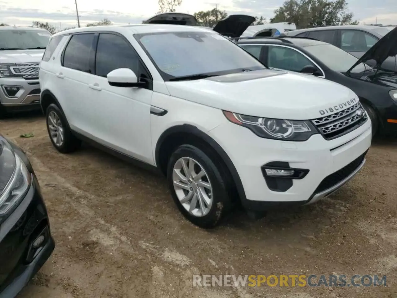 4 Photograph of a damaged car SALCR2FXXKH792576 LAND ROVER DISCOVERY 2019