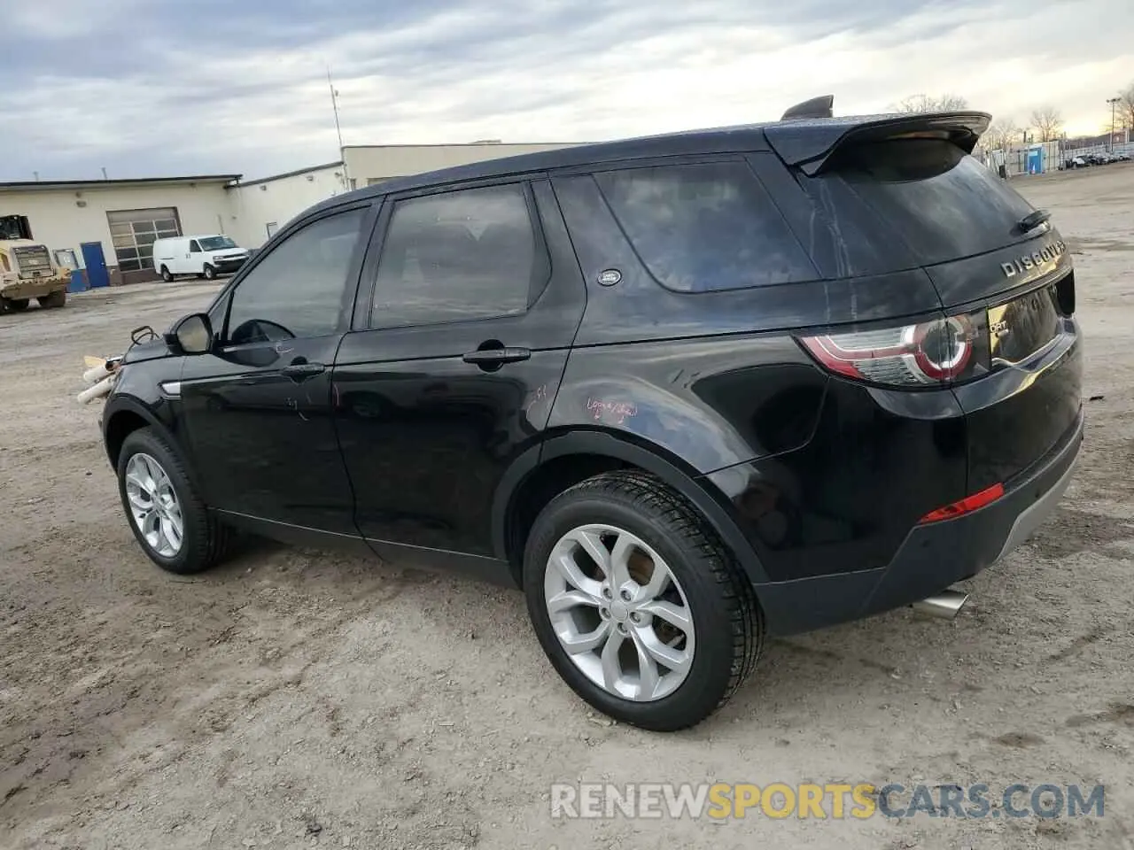 2 Photograph of a damaged car SALCR2FXXKH800708 LAND ROVER DISCOVERY 2019
