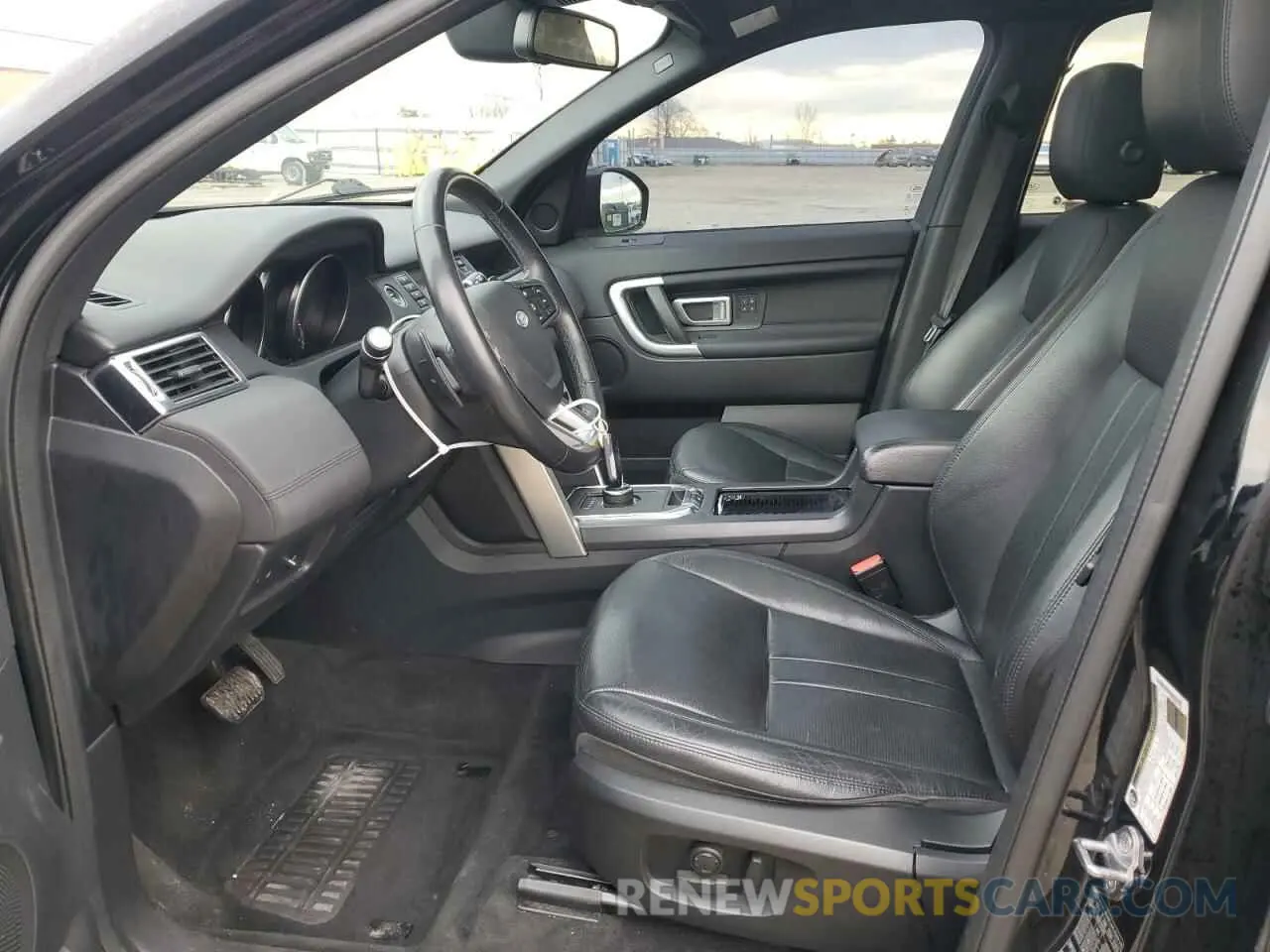7 Photograph of a damaged car SALCR2FXXKH800708 LAND ROVER DISCOVERY 2019