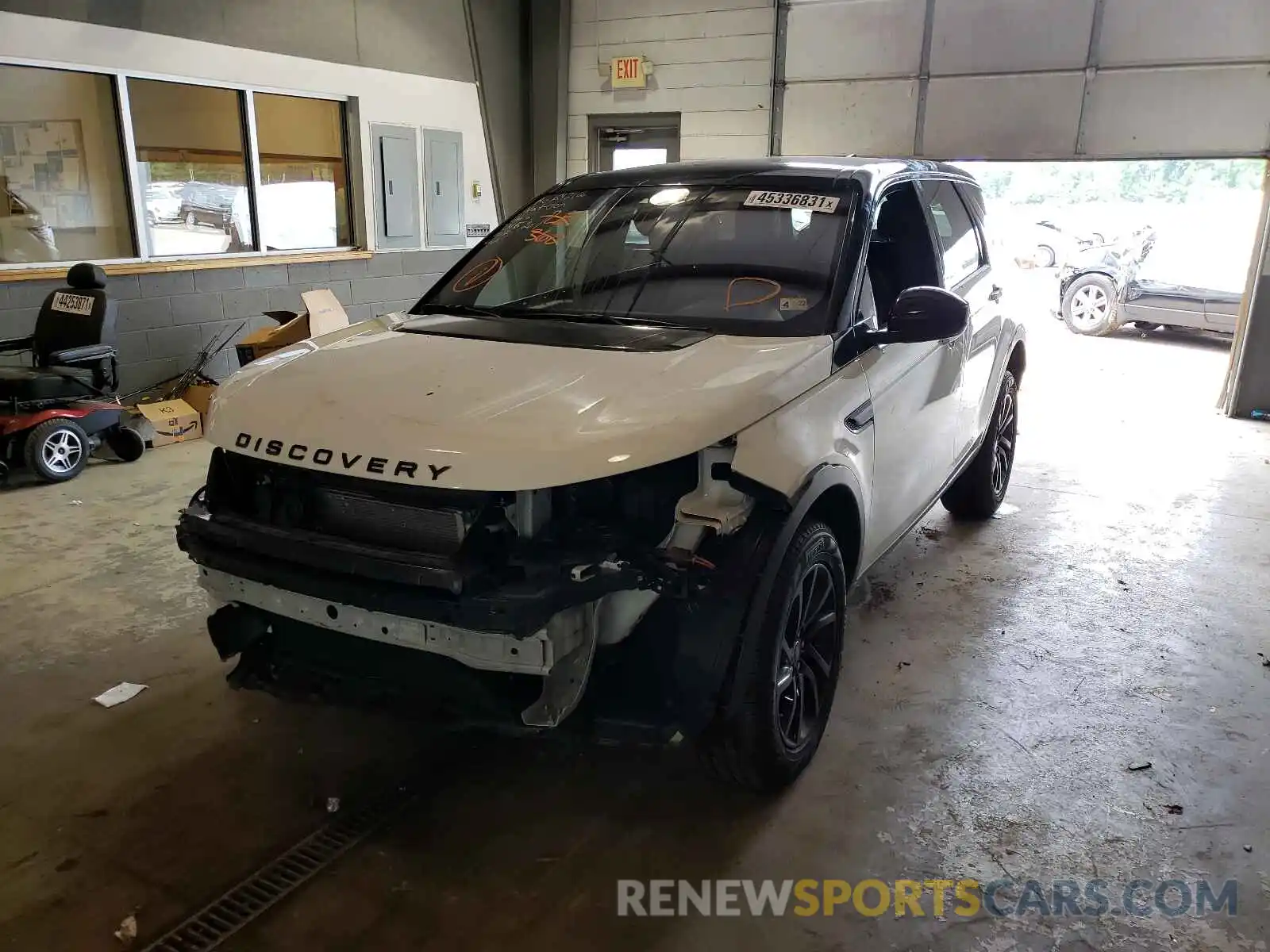 2 Photograph of a damaged car SALCR2FXXKH811420 LAND ROVER DISCOVERY 2019