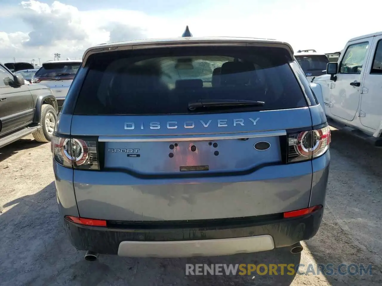 6 Photograph of a damaged car SALCT2FX5KH794401 LAND ROVER DISCOVERY 2019