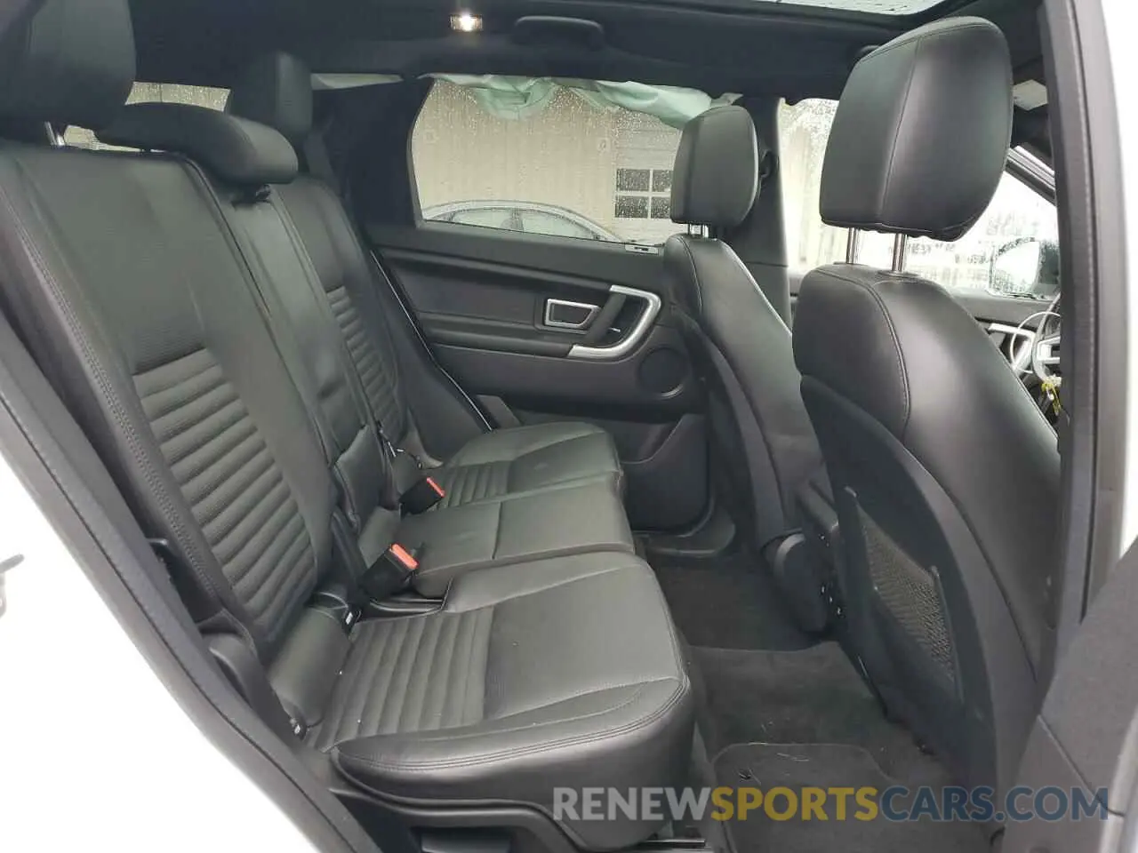 11 Photograph of a damaged car SALCT2FX5KH803386 LAND ROVER DISCOVERY 2019