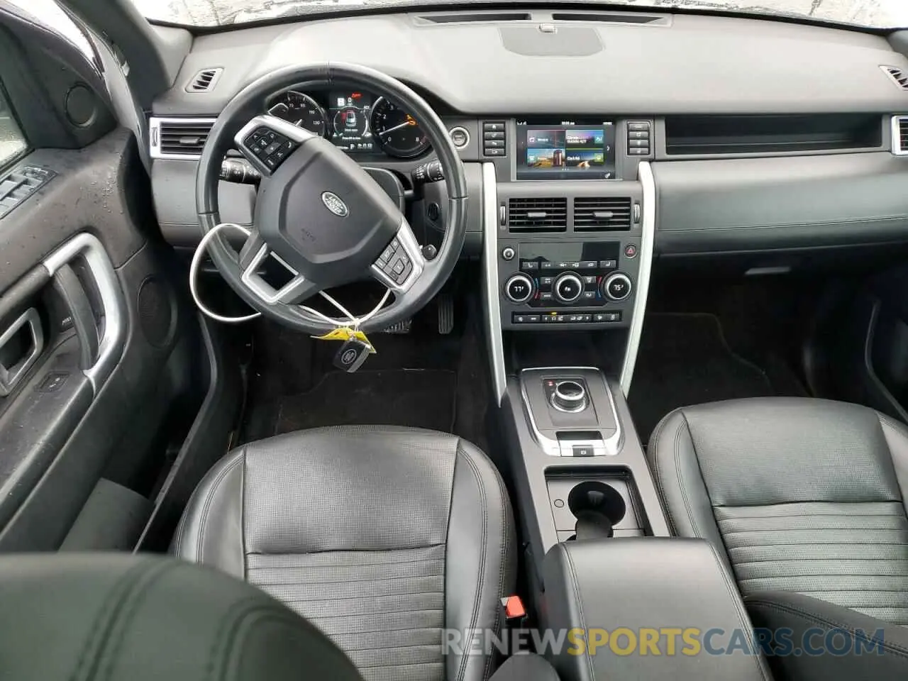 8 Photograph of a damaged car SALCT2FX5KH803386 LAND ROVER DISCOVERY 2019