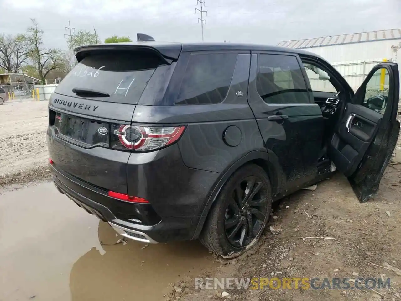 4 Photograph of a damaged car SALCT2GX1KH828526 LAND ROVER DISCOVERY 2019