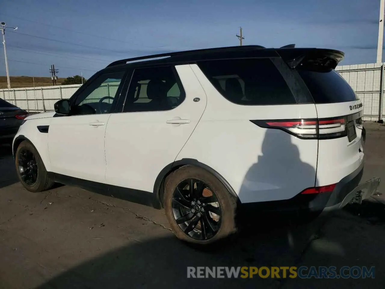2 Photograph of a damaged car SALRG2RK6K2414449 LAND ROVER DISCOVERY 2019
