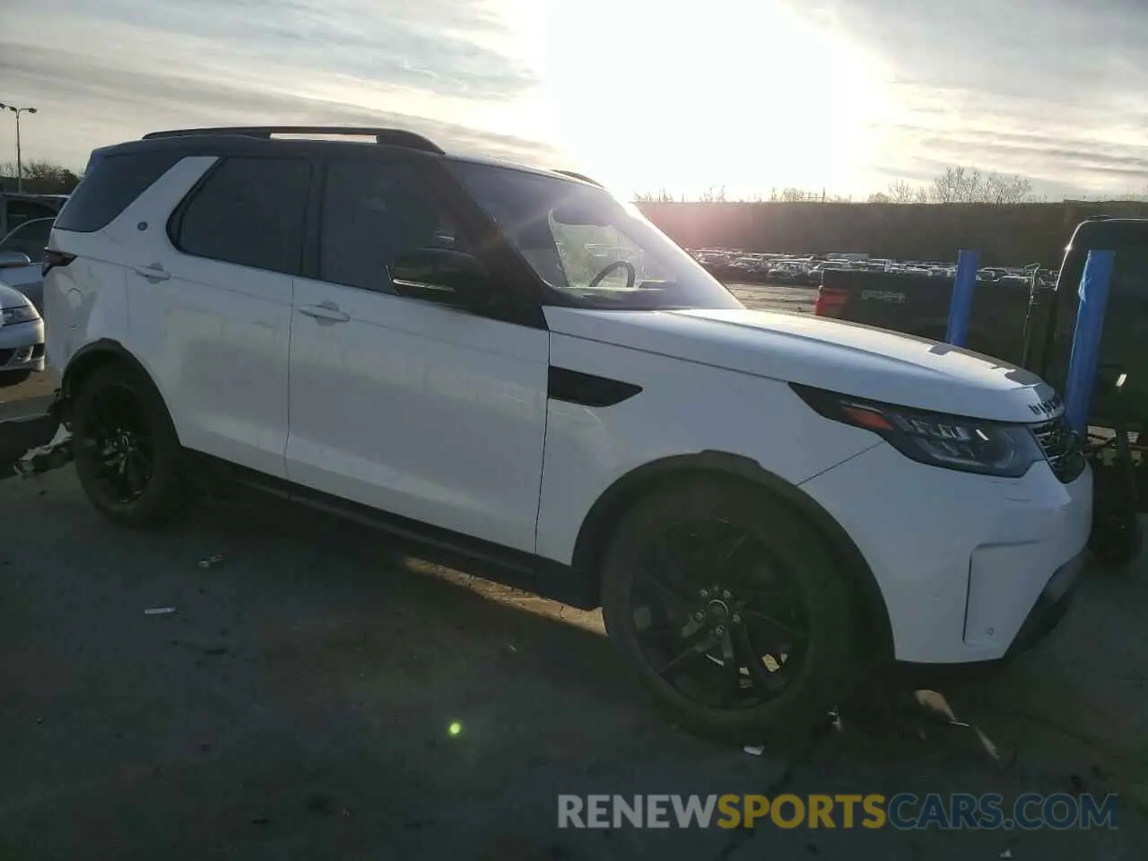 4 Photograph of a damaged car SALRG2RK6K2414449 LAND ROVER DISCOVERY 2019