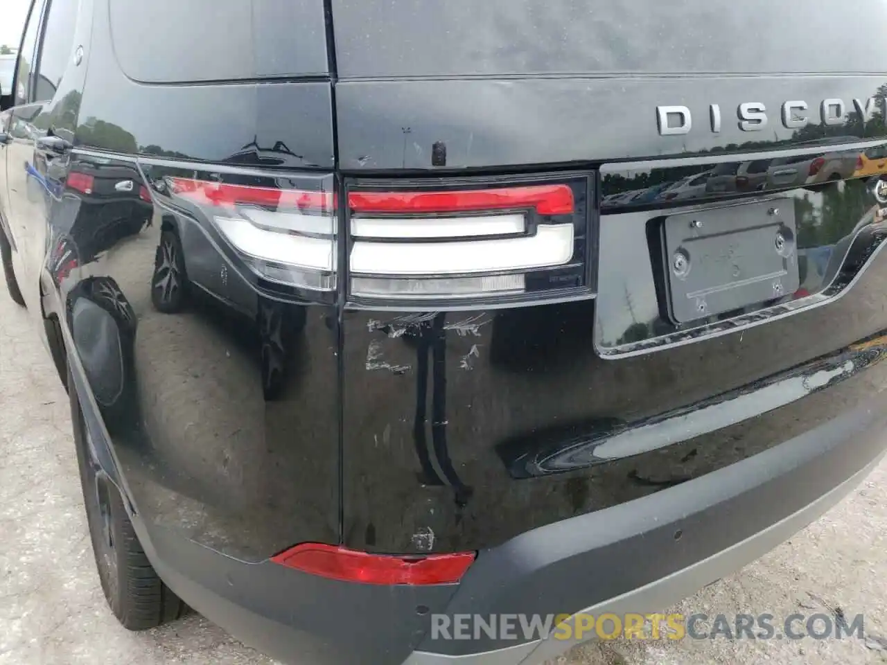 9 Photograph of a damaged car SALRG2RV2KA082820 LAND ROVER DISCOVERY 2019