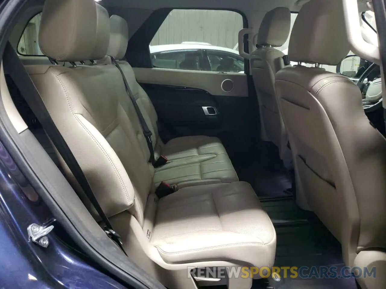 10 Photograph of a damaged car SALRG2RV3KA080977 LAND ROVER DISCOVERY 2019