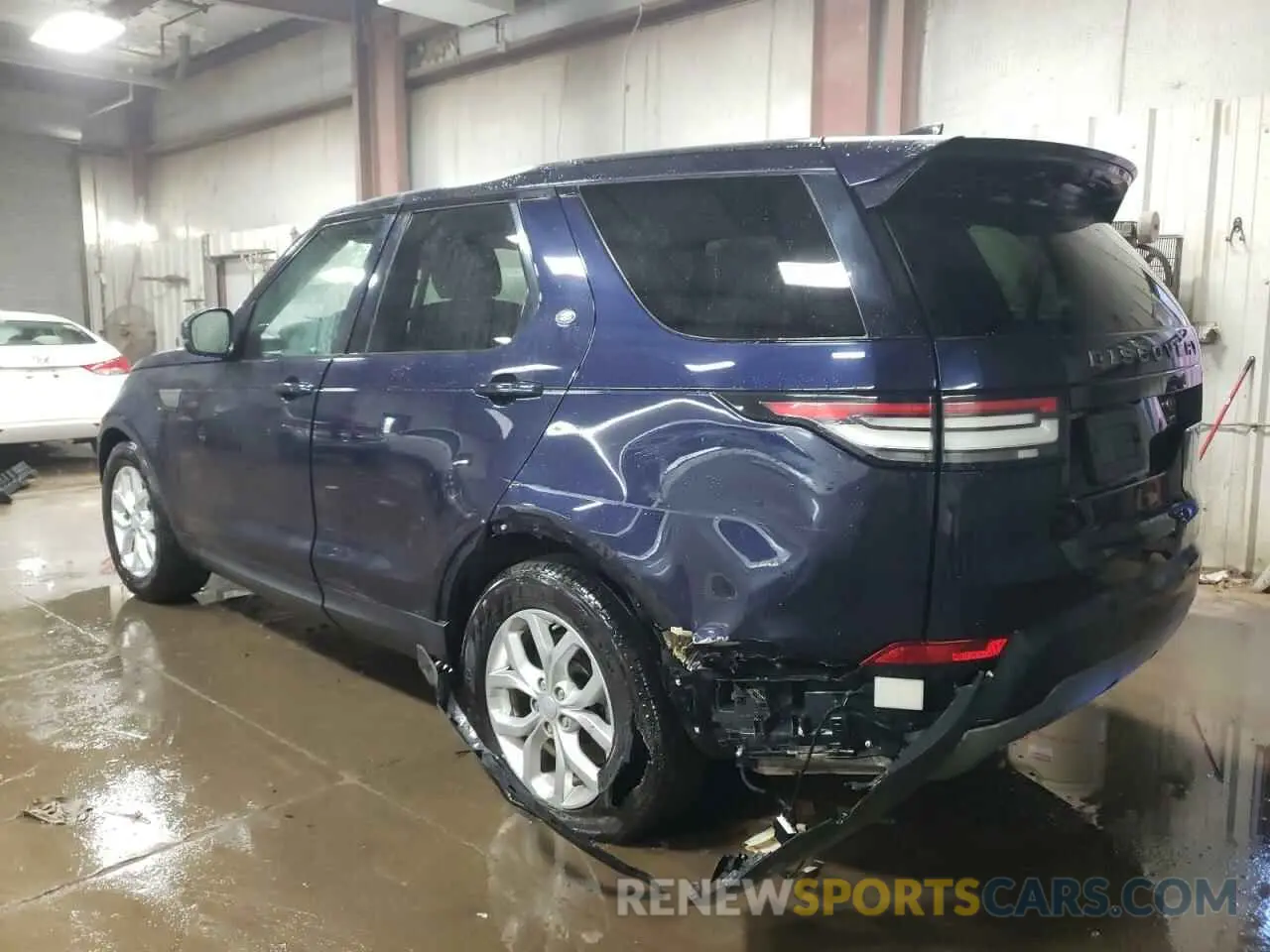 2 Photograph of a damaged car SALRG2RV3KA080977 LAND ROVER DISCOVERY 2019
