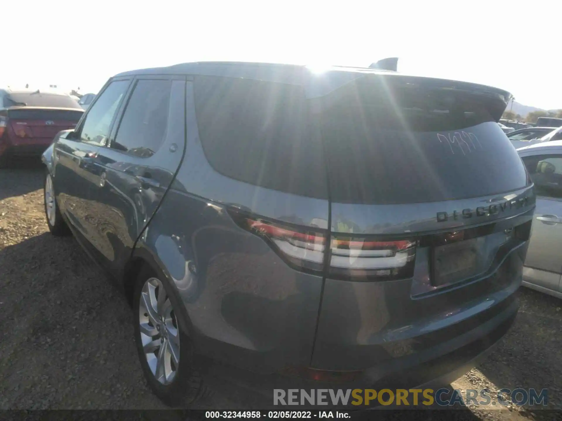 3 Photograph of a damaged car SALRG2RV6K2403977 LAND ROVER DISCOVERY 2019