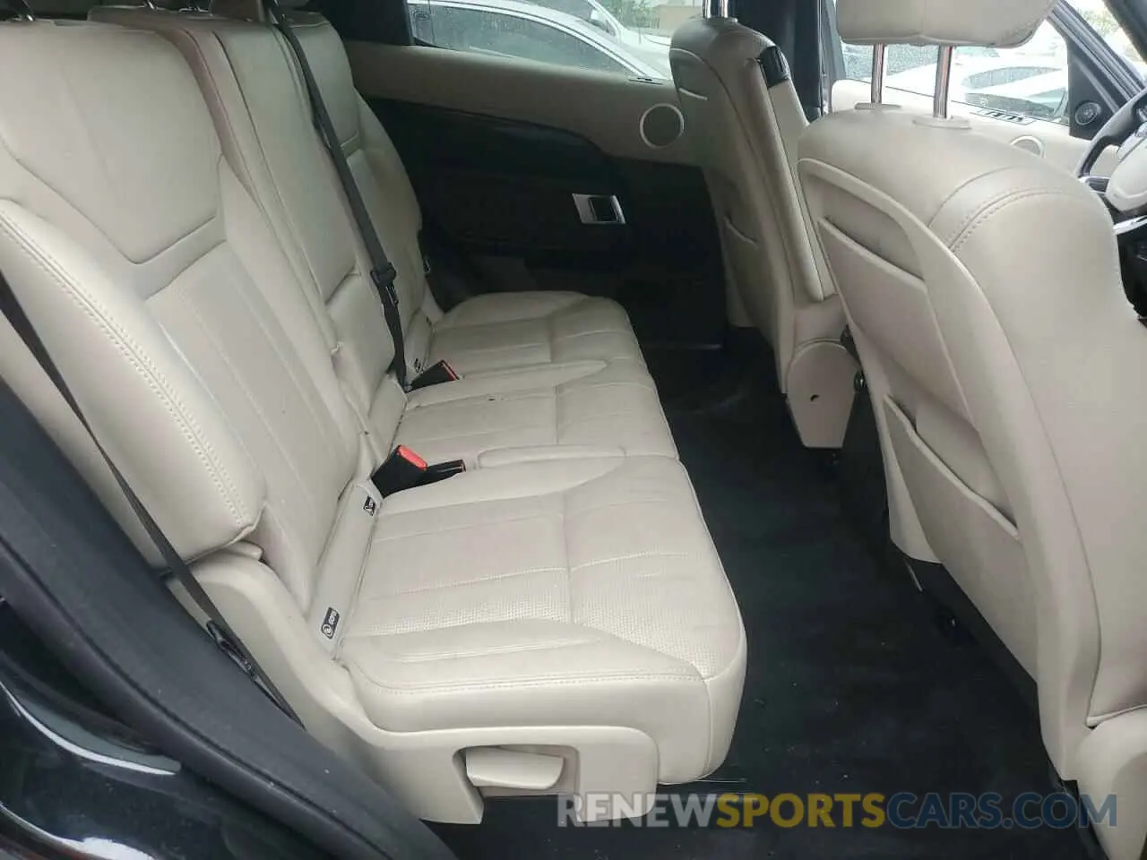 11 Photograph of a damaged car SALRG2RV7KA096244 LAND ROVER DISCOVERY 2019