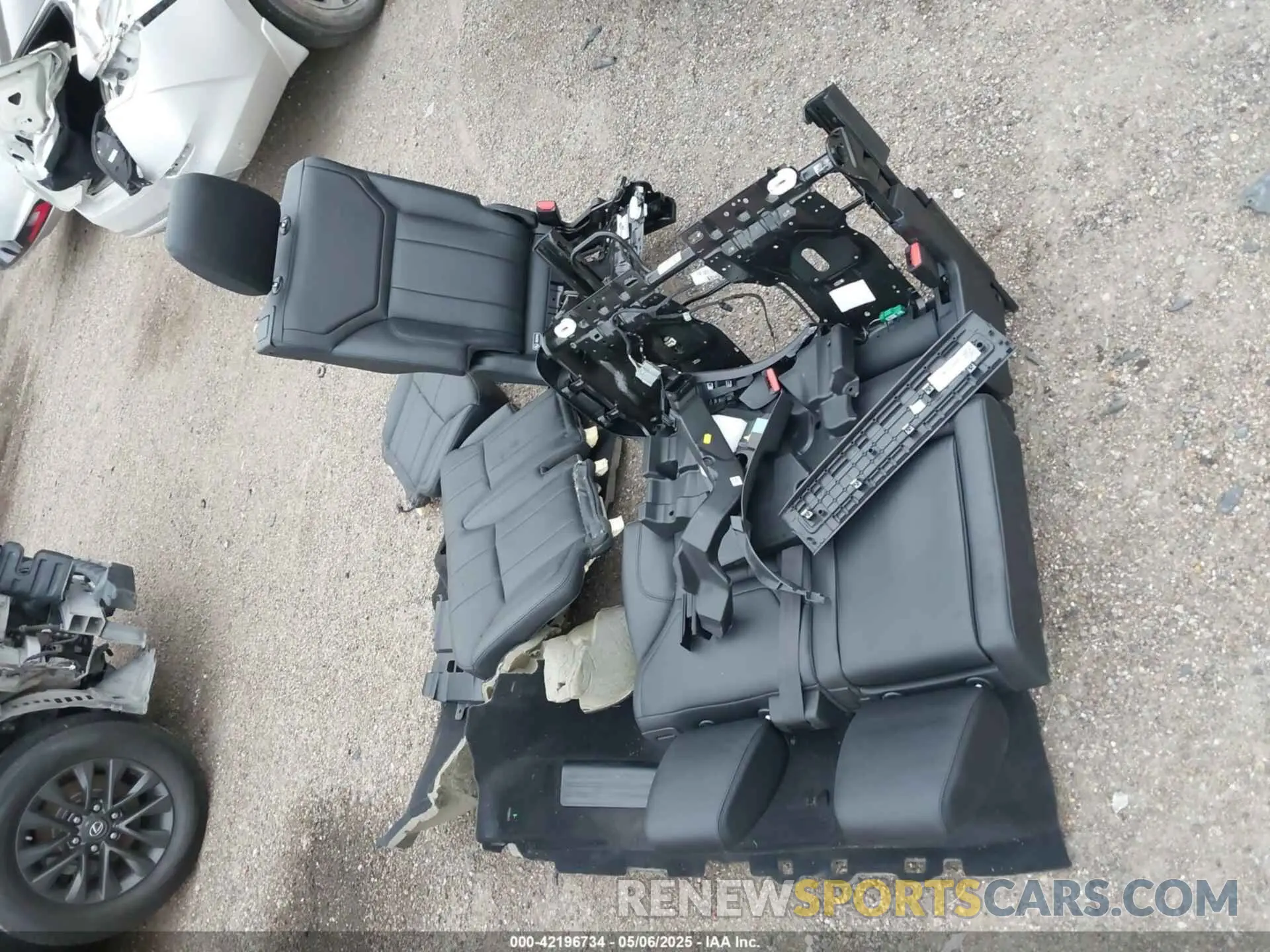 12 Photograph of a damaged car SALRG2RV9K2400992 LAND ROVER DISCOVERY 2019