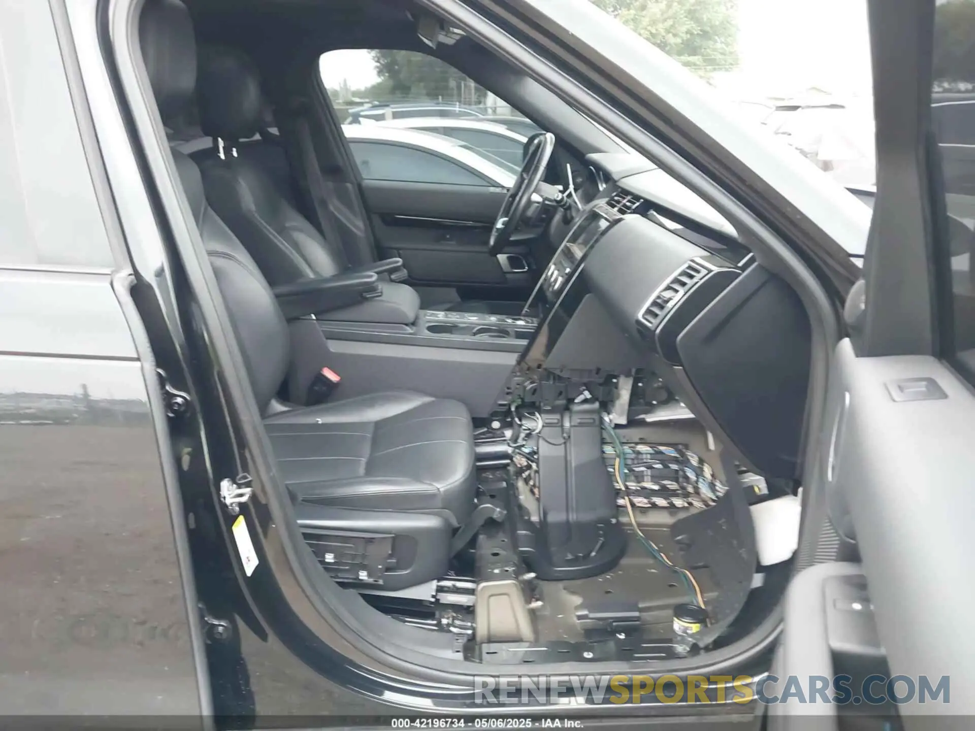 5 Photograph of a damaged car SALRG2RV9K2400992 LAND ROVER DISCOVERY 2019