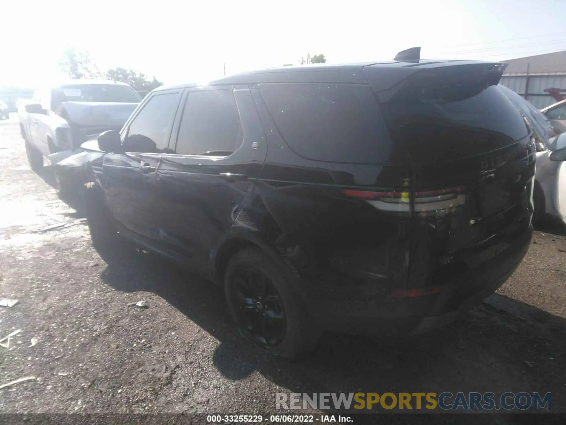 3 Photograph of a damaged car SALRG2RVXK2401892 LAND ROVER DISCOVERY 2019