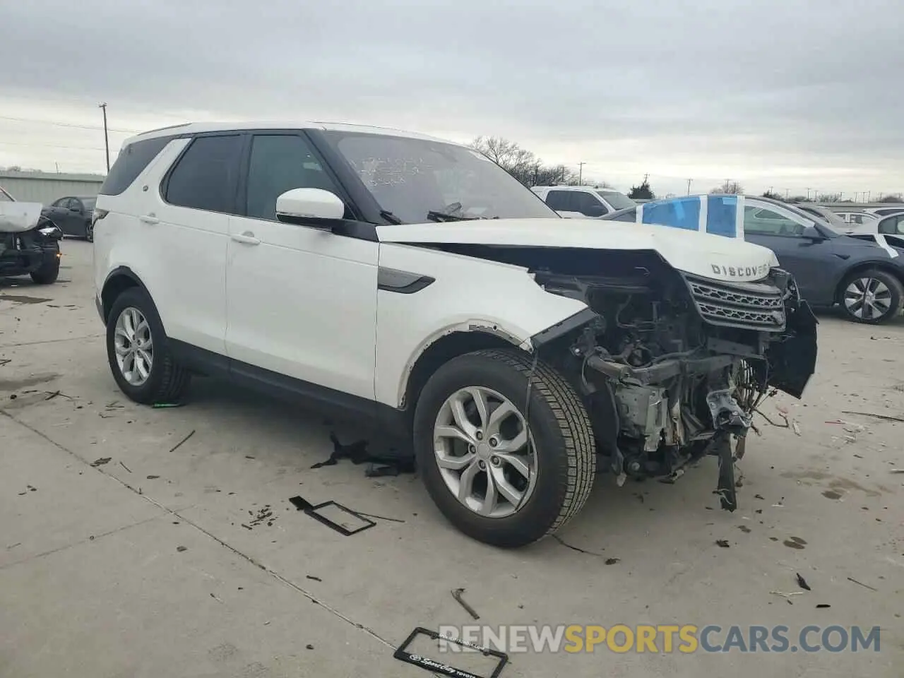 4 Photograph of a damaged car SALRG2RVXKA095038 LAND ROVER DISCOVERY 2019