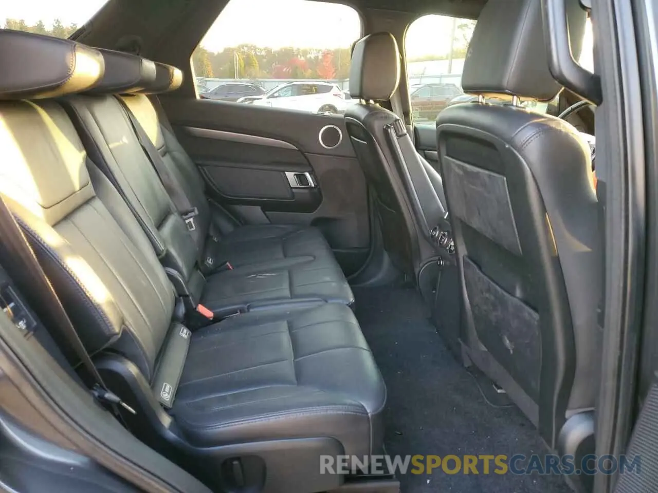 11 Photograph of a damaged car SALRR2RK0KA085991 LAND ROVER DISCOVERY 2019