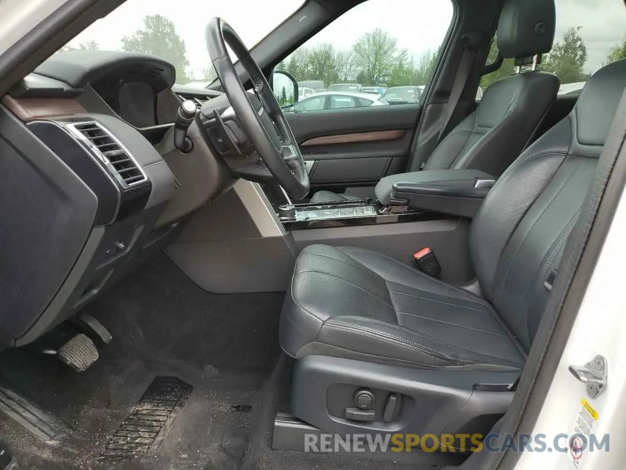 7 Photograph of a damaged car SALRR2RK6K2410654 LAND ROVER DISCOVERY 2019