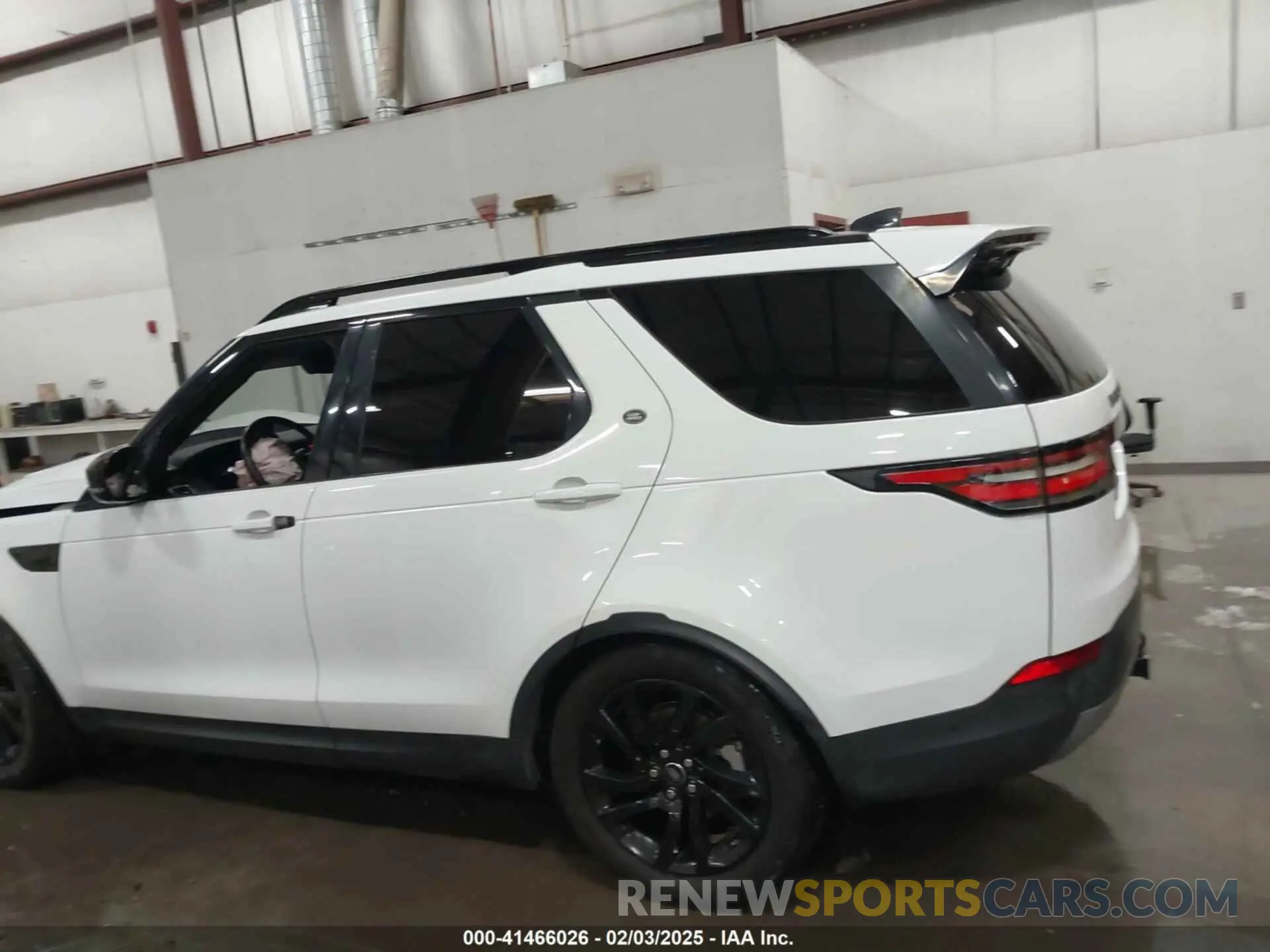 15 Photograph of a damaged car SALRR2RKXK2410737 LAND ROVER DISCOVERY 2019