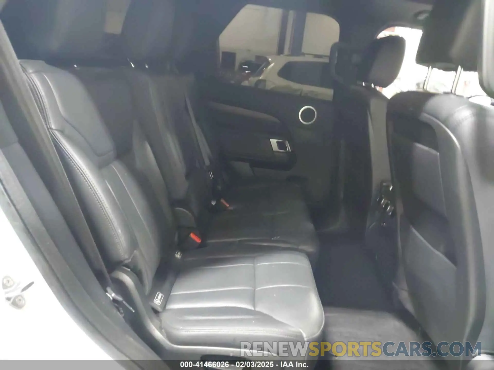 8 Photograph of a damaged car SALRR2RKXK2410737 LAND ROVER DISCOVERY 2019