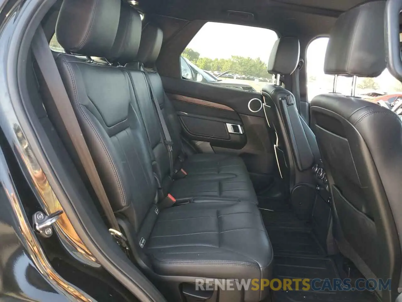 11 Photograph of a damaged car SALRR2RV0KA081577 LAND ROVER DISCOVERY 2019