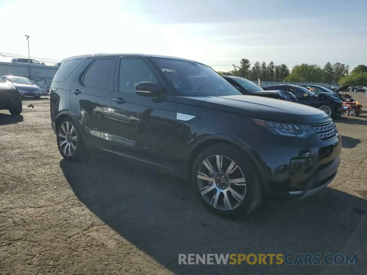 4 Photograph of a damaged car SALRR2RV0KA081577 LAND ROVER DISCOVERY 2019