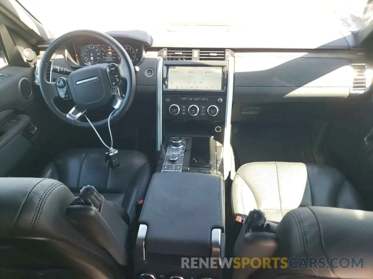8 Photograph of a damaged car SALRR2RV6K2401608 LAND ROVER DISCOVERY 2019