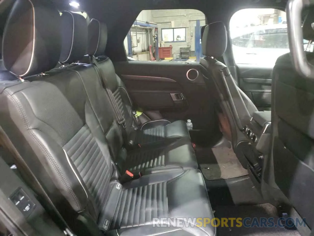11 Photograph of a damaged car SALRR2RV6KA082801 LAND ROVER DISCOVERY 2019