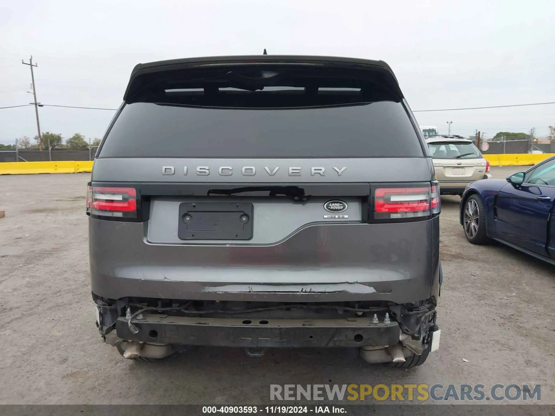 17 Photograph of a damaged car SALRR2RV8K2400167 LAND ROVER DISCOVERY 2019