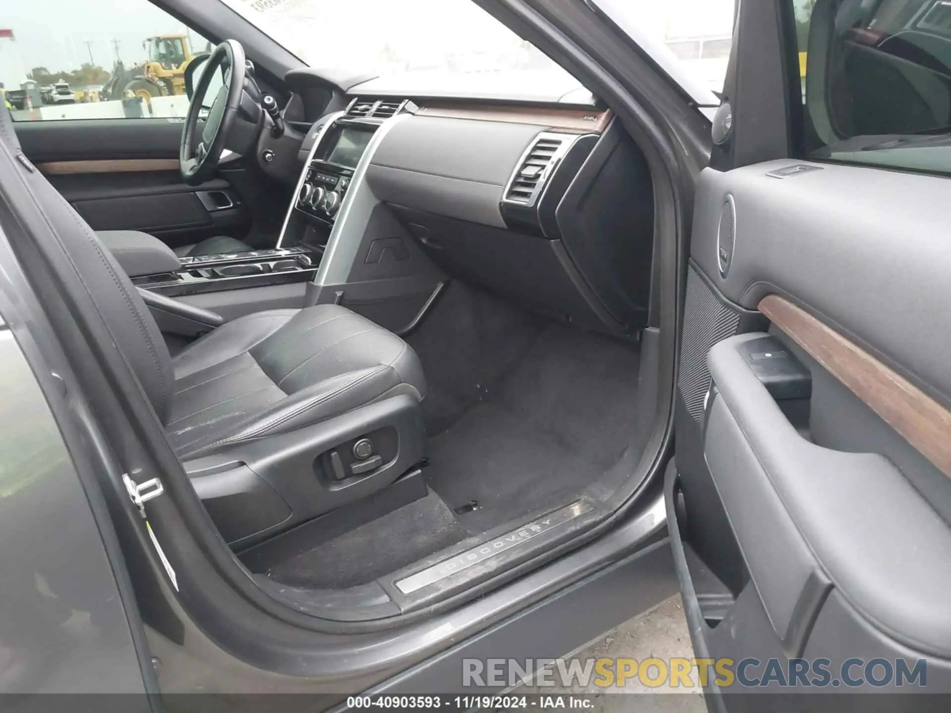 5 Photograph of a damaged car SALRR2RV8K2400167 LAND ROVER DISCOVERY 2019